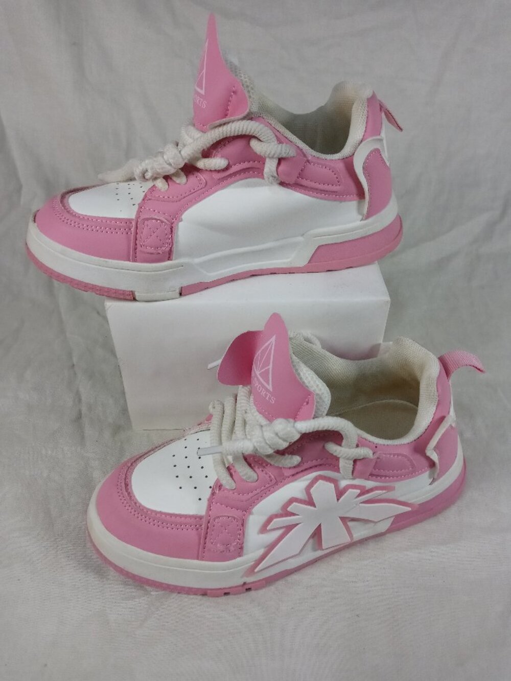 Shein Lokn Sports Girls Pink & White Athletic Sneakers Kids Shoes in Good Cond